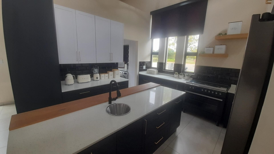4 Bedroom Property for Sale in Meerhof North West